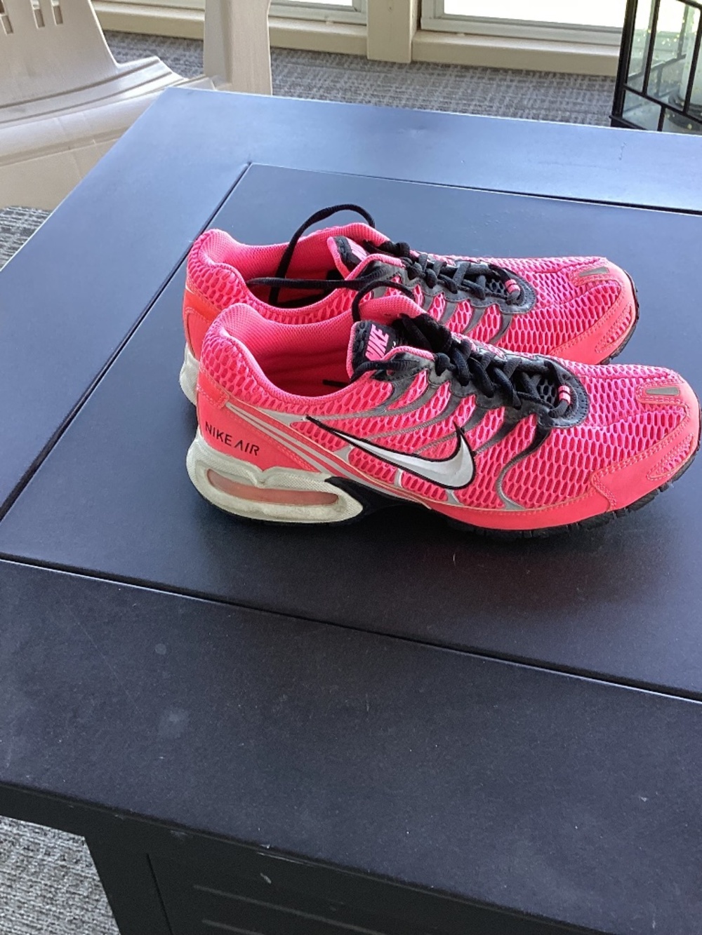 Nike air tennis shoes